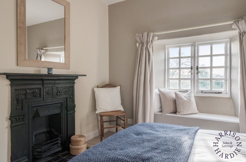 Images for Holly Cottage, Enoch Row, Stow On The Wold