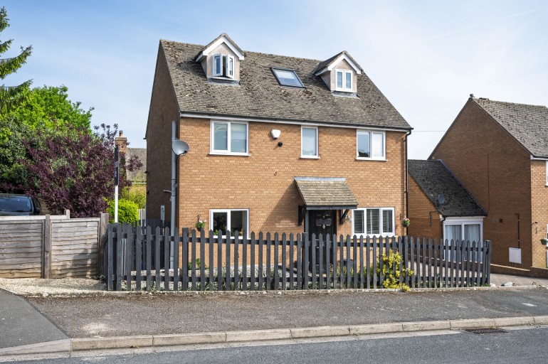 Griffin Close, Stow On The Wold, GL54