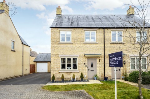 View Full Details for Mallard Crescent, Bourton-On-The-Water, GL54